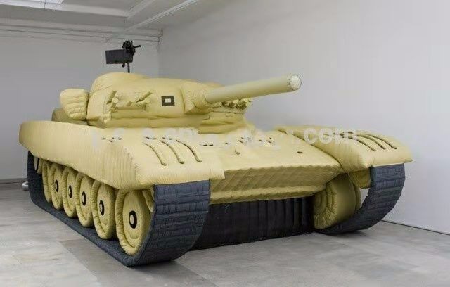 新疆大型军用坦克车